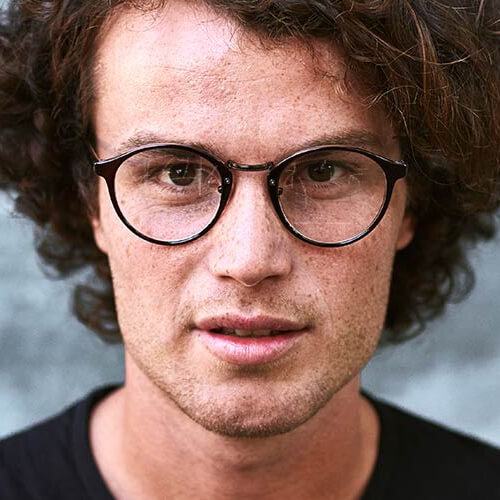 Hogyan távolítsa el a karcolásokat a szemüvegről