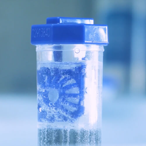 Lencsék áztatása buborékoló peroxid oldatban