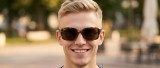 Ray-Ban RB4068 642/57 60 Férfi modell elölről